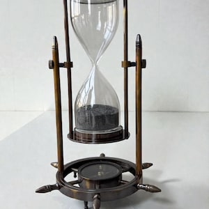 Temporizador de arena de latón con base de brújula - Decoración náutica de escritorio