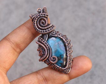 Handgemaakte koperdraadwikkel Chrysocolla-hanger: boho-edelsteensieraden