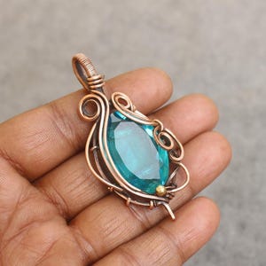 Blautopas Handmade Kupferdraht Wickel Anhänger - Boho Edelstein Schmuck
