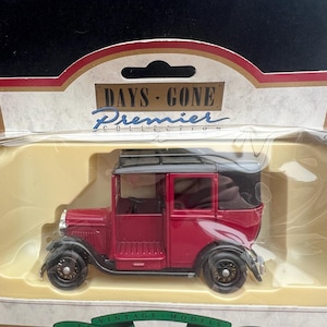 Days Gone Vintage 1933 Austin Taxi Model Car