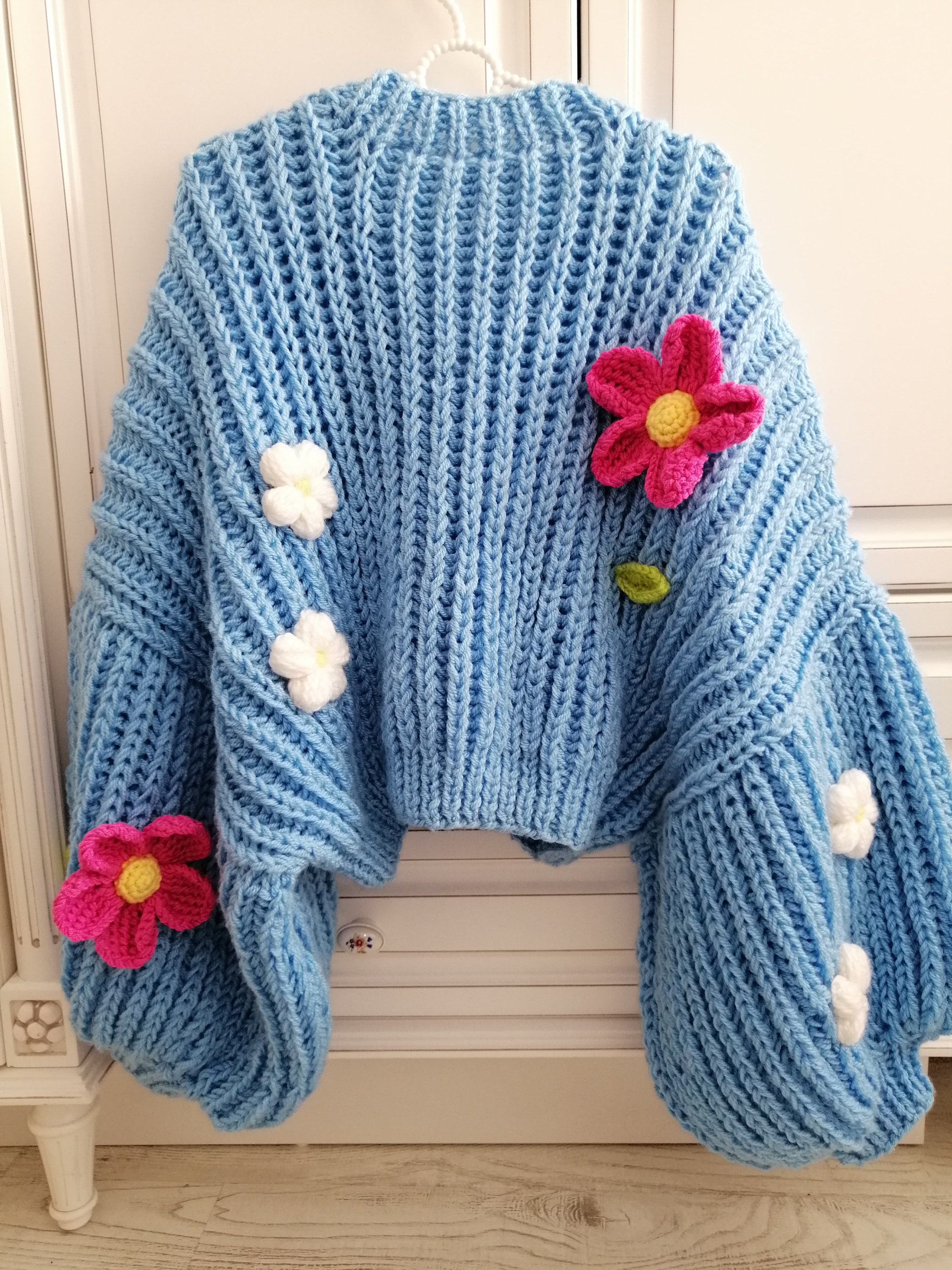Pnkimera, Pink and White Floral Cardigan, Blue Daisy Knit Pnkimera, Pink and White Floral Cardigan, Blue Daisy Knit