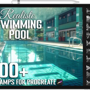 Op de afbeelding: Een digitale illustratie van een zwembad met een blauwe betegelde bodem en helderblauw water. De afbeelding bevindt zich op een tabletscherm met een witte stylus. De tekst "Realistic Swimming Pool 100+ Stamps for Procreate" wordt op het scherm weergegeven.