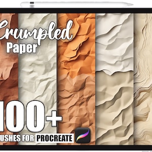 Könnte beinhalten: Ein digitales Tablet zeigt eine Sammlung zerknitterter Papiertapeten in Braun-, Orange- und Beigetönen. Der Text "Crumpled Paper" und "100+ Brushes for Procreate" sind auf dem Bildschirm zu sehen. Oben liegt ein Stift.