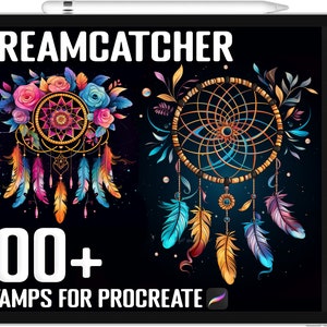 Op de afbeelding: Een digitale illustratie van twee droomvangers met kleurrijke veren en kralen. De tekst "DREAMCATCHER" en "100+ STAMPS FOR PROCREATE" wordt weergegeven op de afbeelding.