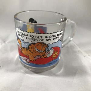 McDonalds Garfield and Odie Glass Mug 1978 “Go my way”