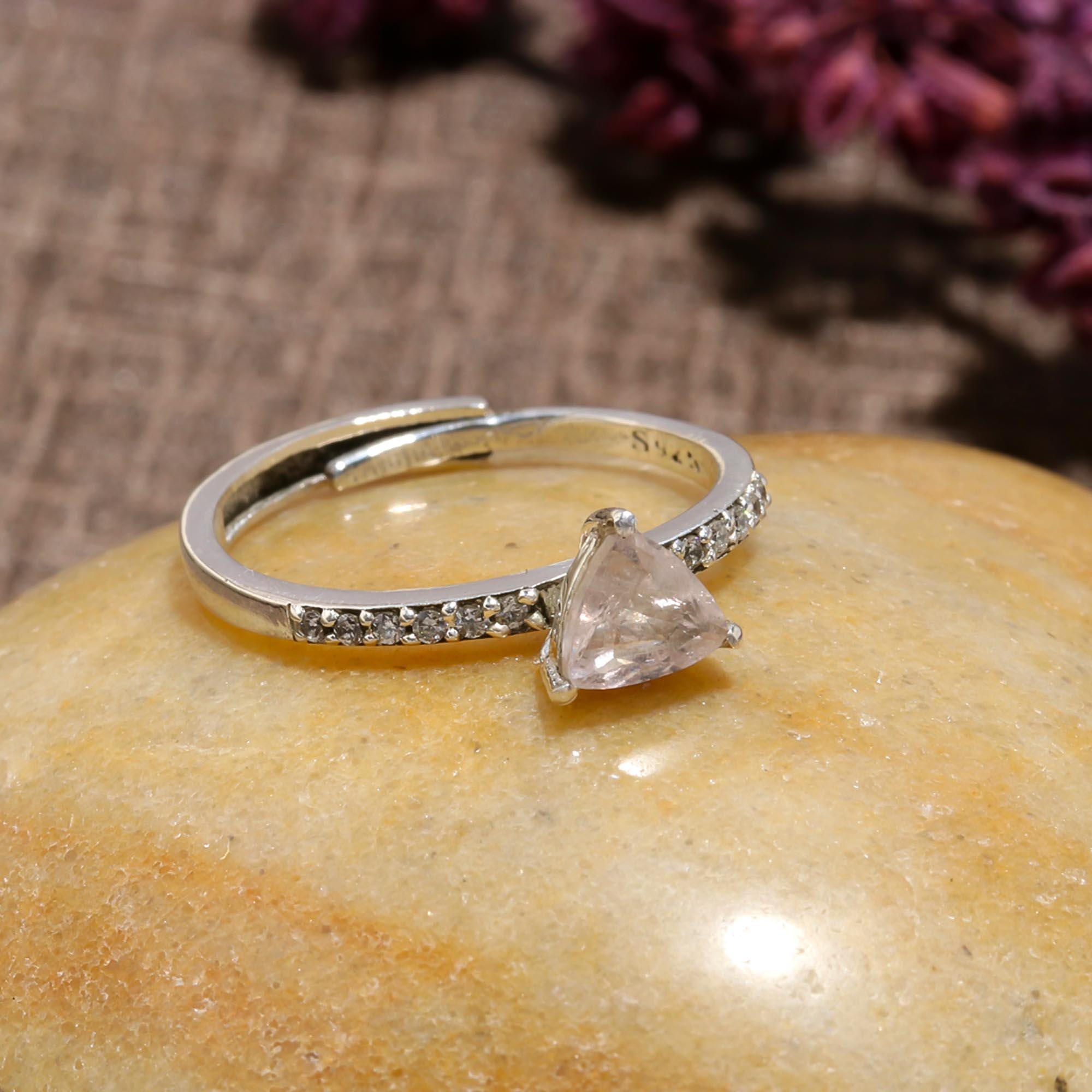 ローズクォーツリング：トライアングルジェムストーン、925