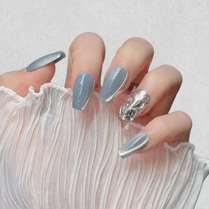 Handmade Press-on silver blue cateye fake nail stick nail acrylic nail art makeup and cosmetics luxury press-on nail acrylic nails on sale
