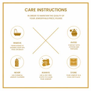 Op de afbeelding: Een goudkleurige infographic met de titel CARE INSTRUCTIONS voor JewelryHills-stukken. Het bevat zes ronde iconen met tekst: afdoen voor het douchen of zwemmen, contact met lotions en parfums vermijden, nooit chemische reinigingsmiddelen gebruiken, een pluisvrije doek gebruiken en op een koele, droge plaats bewaren.