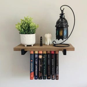 Estantería rústica colgante: mini estante de madera desgastada, regalo para amantes de la lectura