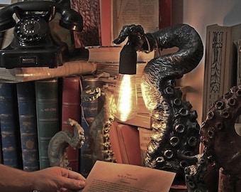 Tentacle Kraken Octopus Chandelier, Lovecraft gothic sculpture table lamp Cthulhu mythos Fantasy Unique vintage statue designer lantern