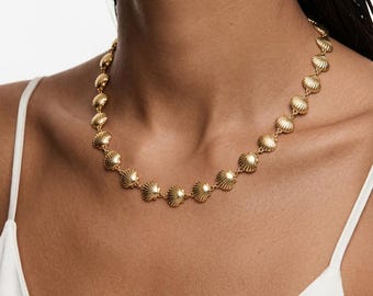 Vintage Gold Seashell Necklace: Elegant Filigree Choker