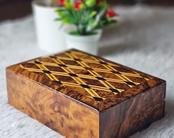 HANDMADE MOROCCAN THUYA wood jewelry box, Luxury argan burl storage box, inlaid geometric design, unique gift, artisan craft from essaouira,