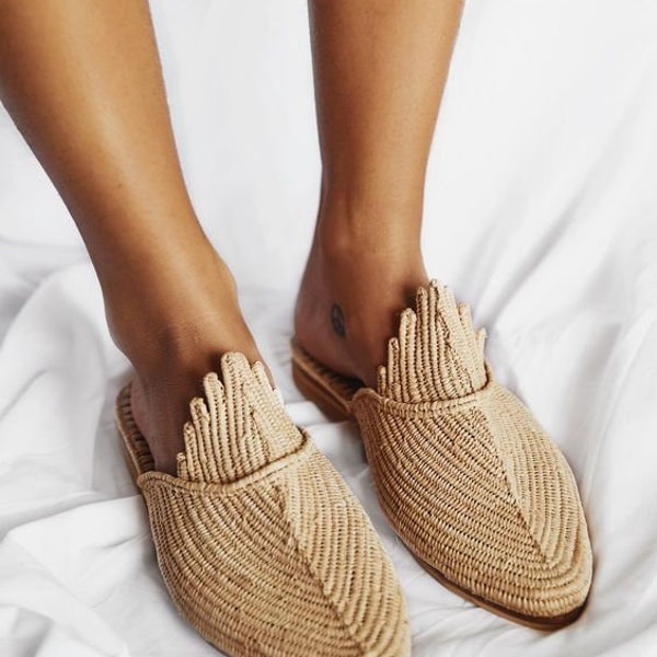 Natürliche Raffia Sandalen, Pantoletten aus Raffia, Handgefertigte marokkanische Hausschuhe, marokkanische Babouche, Boho Sandalen | Pantoletten Schuhe für Frauen