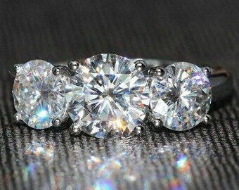 Rundschnitt-Labor erstellte Diamant Drei-Stein-Frauen-Verlobung, Hochzeit, Geburtstagsgeschenk, Partykleidung, Jahrestag 14K Weißgold gefüllter Ring