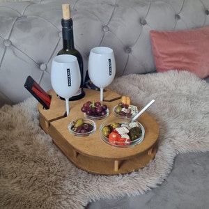Weinbar mit 4 Glasschalen für Sekt Champagner Bar handgefertigt aus Holz Snackbar Couchbar einzigartige Geschenkidee Camping Bild 3