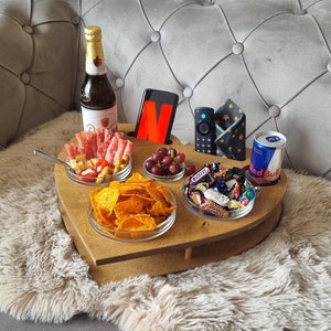 Couchbar mit 4 Glasschalen handgefertigt Holz Personalisierbar Snackbar für Weingläser Sofabutler Sofa Tablett Snackbox Bild 2