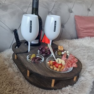 Weinbar mit Glasschalen handgefertigt in Ebenholz geölt Snackbar Snackbox Couchbar Geschenkidee Bild 2