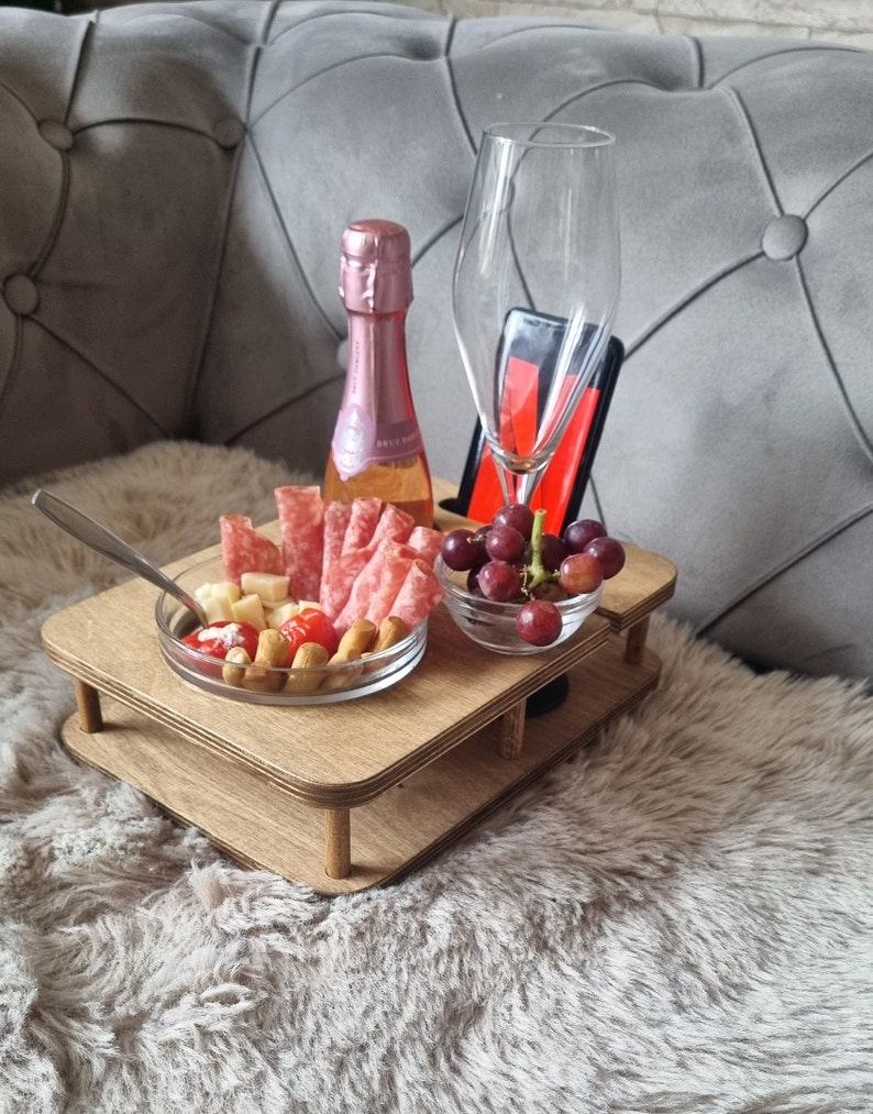 Weinbar YOLO mit 2 Glasschalen handgefertigt Couchbar Snackbox personalisierbar Geschenk Bild 3