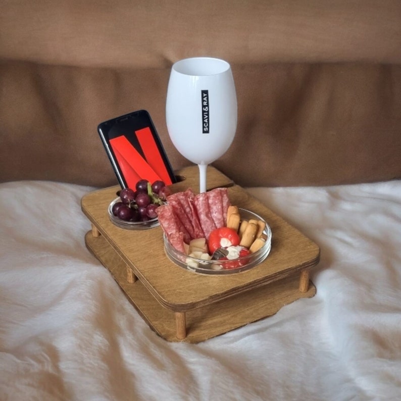 Weinbar YOLO mit 2 Glasschalen handgefertigt Couchbar Snackbox personalisierbar Geschenk Bild 1