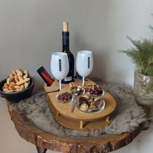 Weinbar mit 4 Glasschalen für Sekt Champagner Bar handgefertigt aus Holz Snackbar Couchbar einzigartige Geschenkidee Camping Bild 1