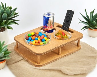 Couchbar mit 2 Glasschalen handgefertigt aus Holz YOLO Eiche personalisierbar Snackbar einzigartiges Geburtstagsgeschenk