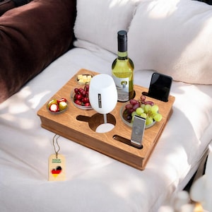Couchbox met 4 glazen kommen PERSONALISEERBARE Couchbar snackbox | snackbar | Bank-Butler | Bankblad met bekerhouder| bank bar