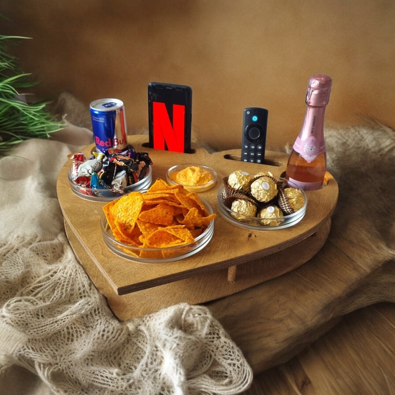 Couchbar mit 4 Glasschalen handgefertigt Holz Personalisierbar Snackbar für Weingläser Sofabutler Sofa Tablett Snackbox Bild 1