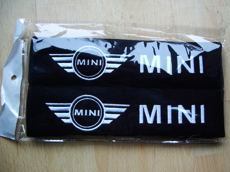 A pair of beautifully embroidered Mini seat belt covers image 2