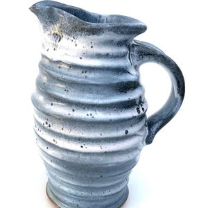 KLEINER KERAMIKKRUG #18 Steinzeug Ton Krug oder Vase - lebensmittelecht - handgetöpfert - Studiokeramik - Unikat
