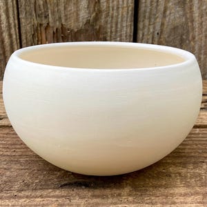 LERGODSKRUKA #59. Vit keramikkruka. Porös lera för friska växter.