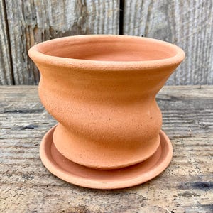 CLAY FLOWER POT #00. Wheel thrown, terra cotta planter and saucer. Unique studio pottery.