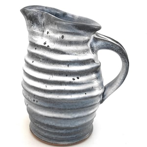 KLEINER KERAMIKKRUG #17 Steinzeug Ton Krug oder Vase - lebensmittelecht - handgetöpfert - Studiokeramik - Unikat
