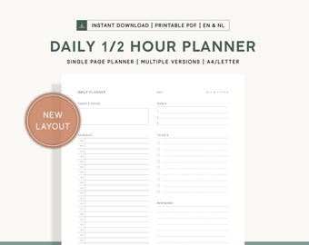 Puede incluir: Un planificador diario imprimible con un nuevo diseño. El planificador está dividido en dos columnas, una para el horario y la otra para tareas, recordatorios y notas. El planificador está diseñado para incrementos de media hora e incluye espacio para objetivos, notas y recordatorios.