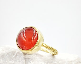 Carnelian Ring by Glafx, Red Chalcedony Round Ring, Dainty Carnelian Ring, Minimal Carnelian Ring in Silver Gold, Natural Carnelian Ring