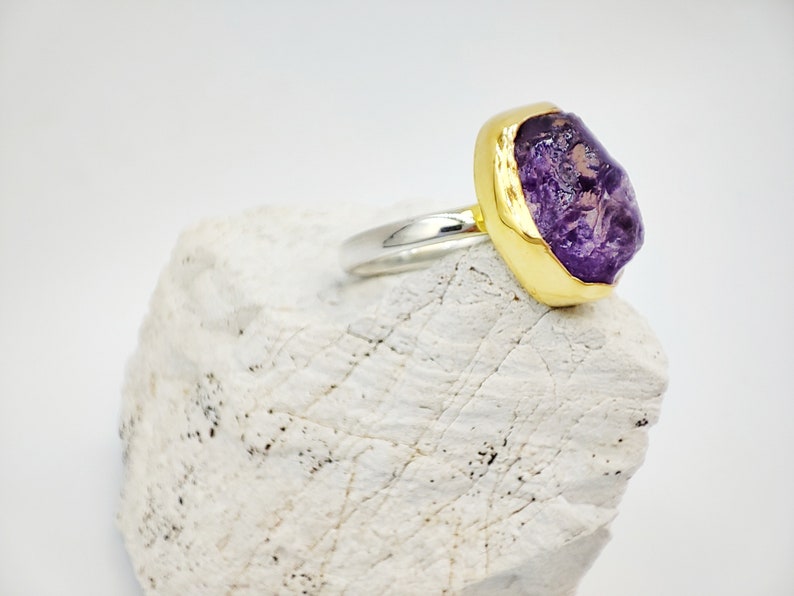 Chunky Natural raw amethyst gemstone ring with 925 silver and 18k gold by Glafx Jewelry