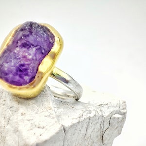 Natural raw amethyst gemstone ring with 925 silver and 18k gold by Glafx Jewelry