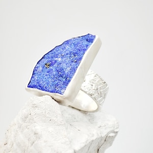Lapis Lazuli Statement Ring by Glafx, Raw Lapis Lazuli Ring, Geometric Lapis Lazuli Ring 925 Silver 18K Gold Plated, Bold Lapis Ring for her