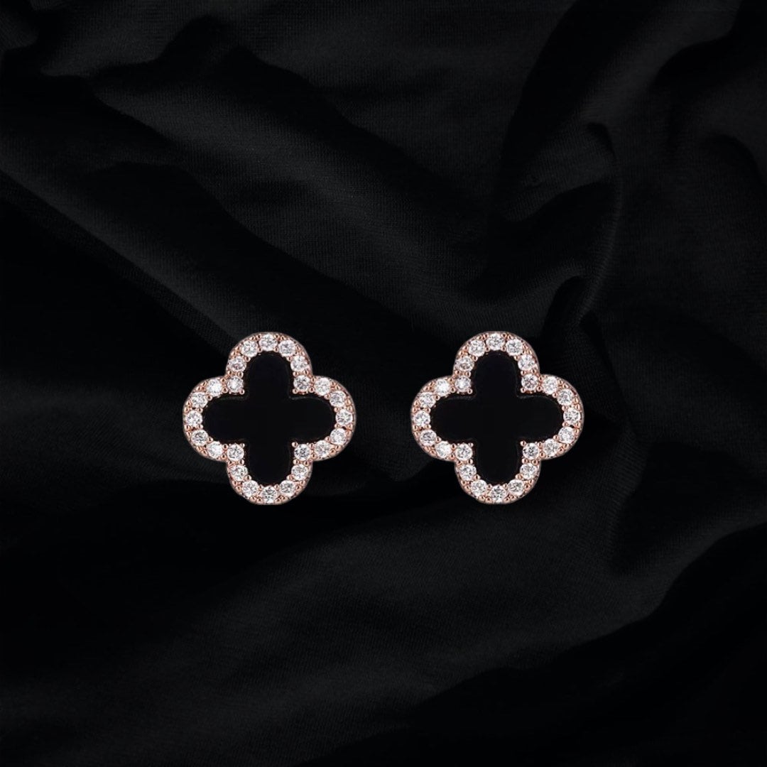 CLOVER MINI SILVER ONYX STUD EARRINGS