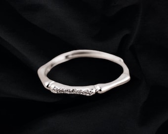 Anillo de diamantes de bambú