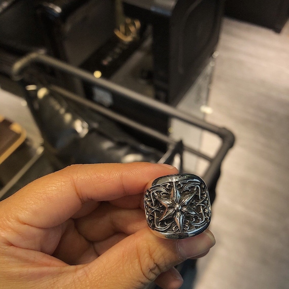 Chrome hearts star ring deals