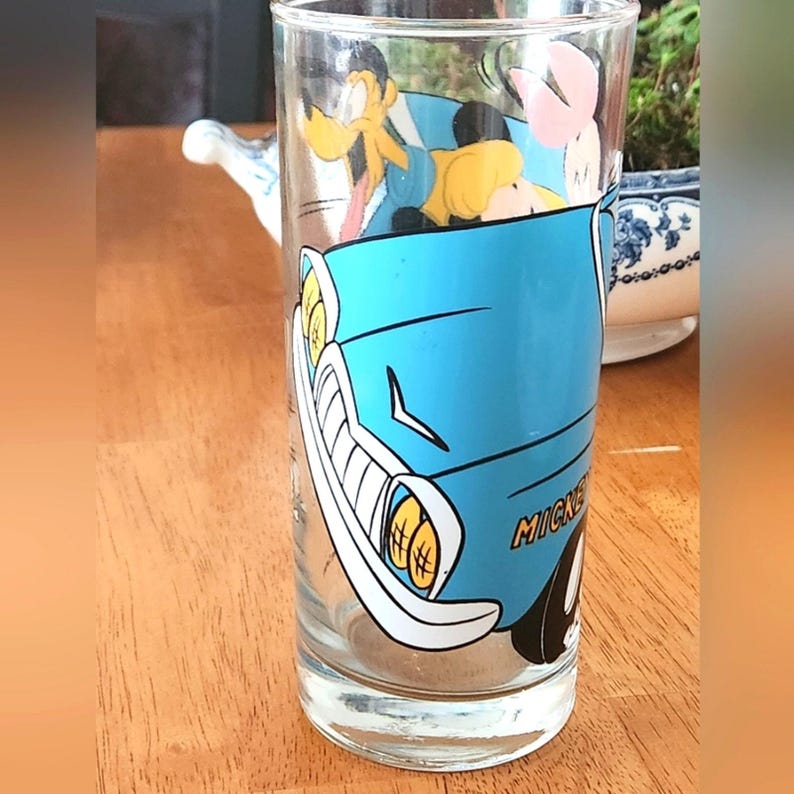 Vintage Disney Mickey Mouse & Minnie Mouse Drinking Glass | Pluto Cartoon Tumbler | Retro Disney Collectible | Character Glassware Bild 4