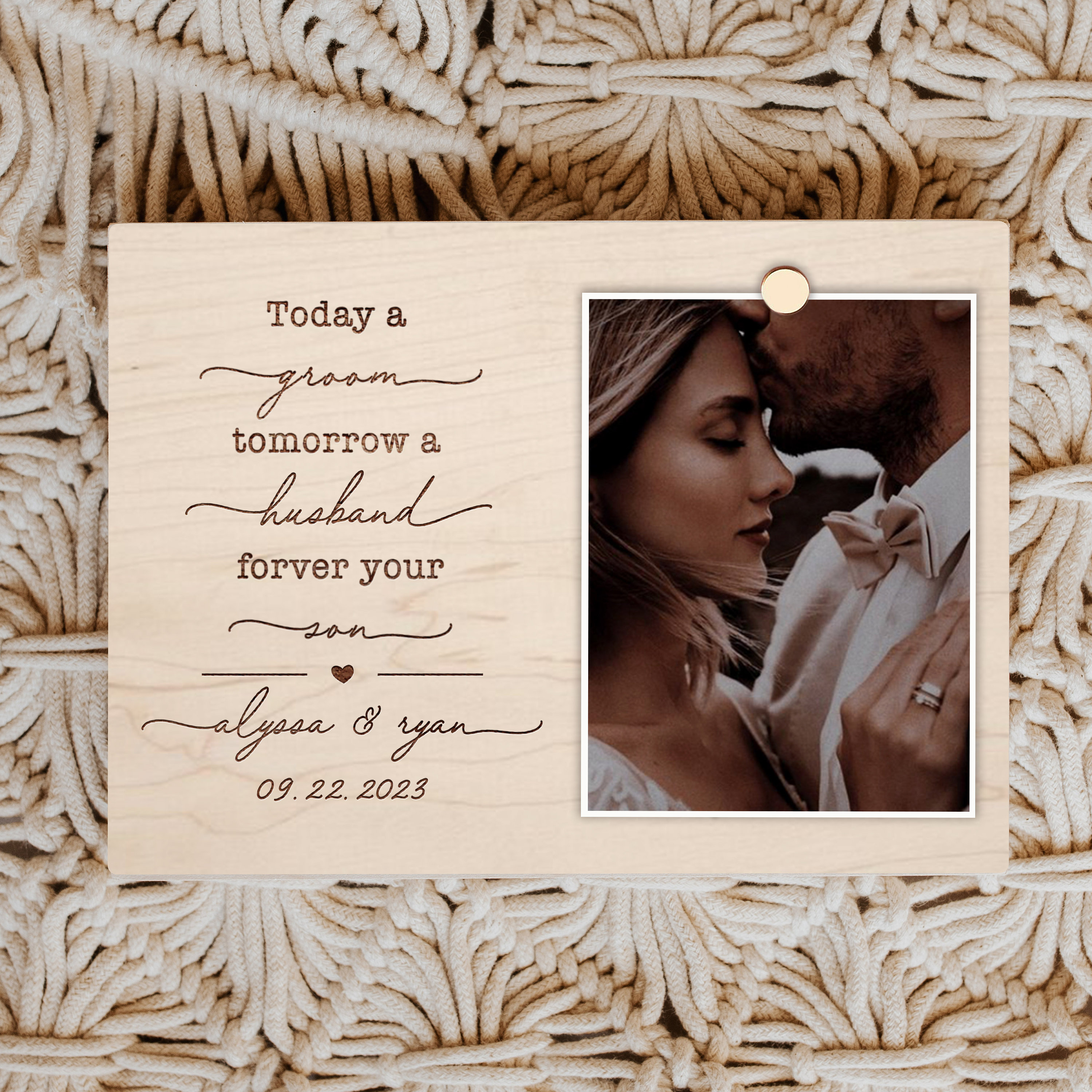 Itsoly Cornice per foto di matrimonio per genitori, regalo per il padre dello sposo, regalo di nozze per genitori dallo sposo, domani un marito, Forever Your Son, cornice per madre e padre