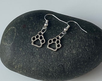 Cute silver Paw print charm earrings, minimalist, paw earrings for women, men, unisex, dangle earrings cat-dog, vet tech gift, animal lover