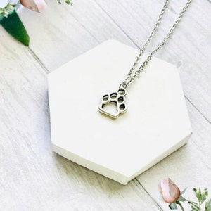 Paw Print Necklace, Cat Paw Necklace, Dog Paw Necklace, Pet Jewellery, Pet Memorial Gifts, Gift for Pet Lovers, Animal Lovers, Minimalist