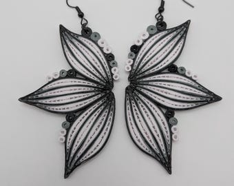 Pendientes de flores de filigrana de papel / Pendientes llamativos / Joyería botánica hecha a mano / Ligeros