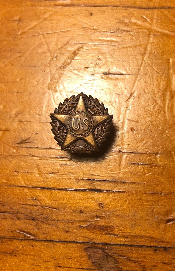 WWI Victory Medal Lapel Button