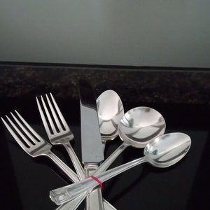 Vintage CENTURY 1923 Holmes And Edwards (6 Pc) Silverware Table  Place Setting (A)