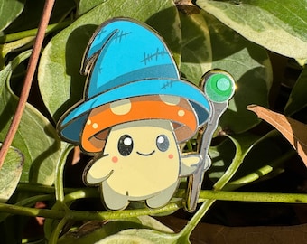 Pin esmaltado Sporelock the Wizard Mushroom - Serie Sproutling - 1,5 pulgadas