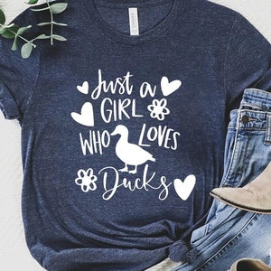 Just A Girl Who Loves Ducks Shirt, Ducks T-shirt, Animal Lover Shirt , Duck Mom Shirt, Cute Ducks Shirt, Funny Farmer Shirt, Ducks Lover Tee