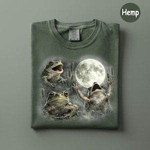 Comfort Colors® Frog Moon Vintage Shirt, Funny Goblincore Graphic Tee, Retro Aesthetic Frog Meme T-shirt, Cute Cottagecore Witchy Frog Gift